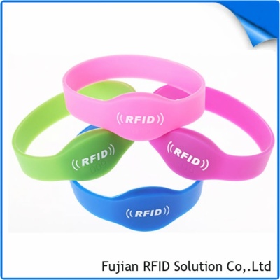 RS-SW01-06 Oval Head RFID Silicone Wristband